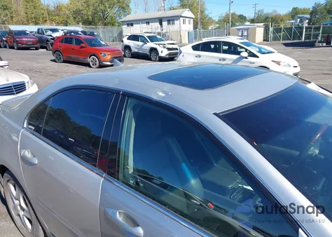 2005 Acura Rl 3.5 from USA, damaged, VIN JH4KB16515C004400